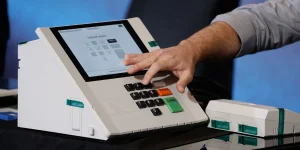 TSE recebe embaixadores nesta segunda para defender urna eletrônica 