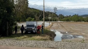Homem é encontrado morto dentro de rio em Agronômica