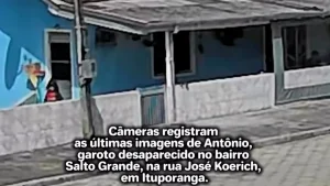 Sequência 01.00 01 28 01.quadro019