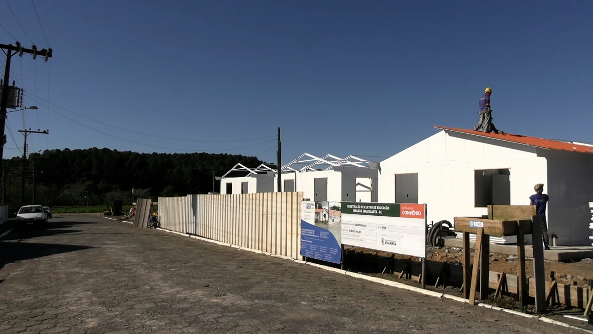 Sequência 01.00 02 15 12.quadro018