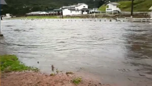Temporais deixam estragos em dezenas de municípios de Santa Catarina
