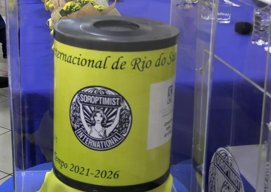 Sequência 01.00 07 20 24.quadro040