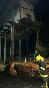 Incêndio atinge silo de madeireira e mobiliza Bombeiros em Palmeira