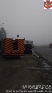 Bombeiros atendem incêndio em motor de caminhão em Lontras