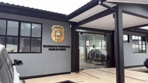 Casal é preso suspeito de extorsão que terminou na morte de homem em Passo de Torres