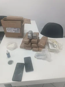 PRF apreende mais de 19 quilos de drogas e prende dois homens em SC