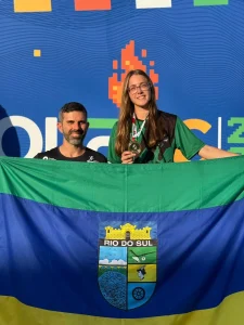 Recordista da OLESC: Luiza Borges conquista dois ouros em Timbó