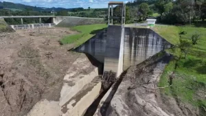 Barragens do Vale do Itajaí passam por limpeza