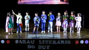 Sarau Literário une literatura e arte em Rio do Sul