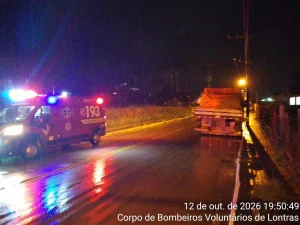Motociclista fica ferido após bater em caminhão estacionado em Lontras