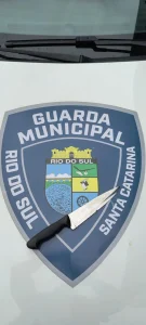 Homem é preso por violência doméstica após discussão por ciúmes em Rio do Sul