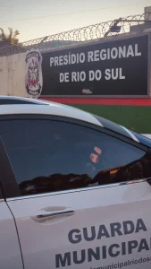 Guarda Municipal prende dois homens com mandados em aberto em Rio do Sul