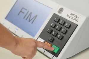 Presidente do TSE diz que anúncio do resultado das eleições deve ser entre 20h30 e 21h deste domingo