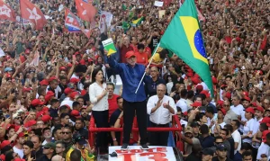 Lula é reeleito presidente do Brasil no segundo turno das Eleições 2026